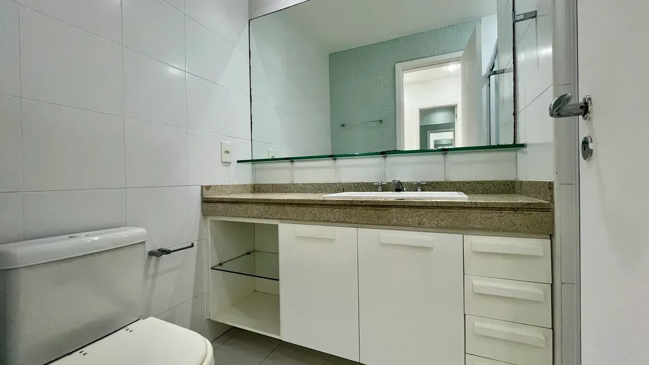 Rental apartment with 4 bedrooms and enclosed balcony — photo 12