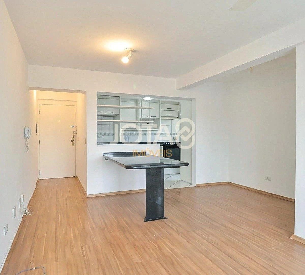 Unfurnished 1-bedroom apartment with 81 m² and parking — photo 3