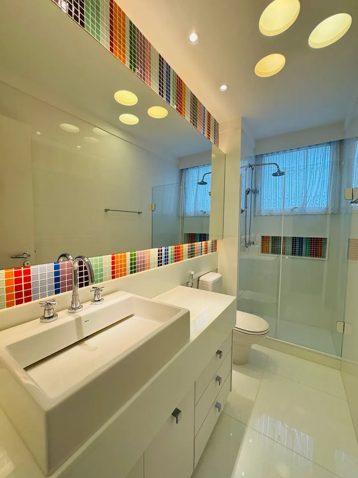 Furnished apartment, 295 m², with floor-to-ceiling windows — photo 17