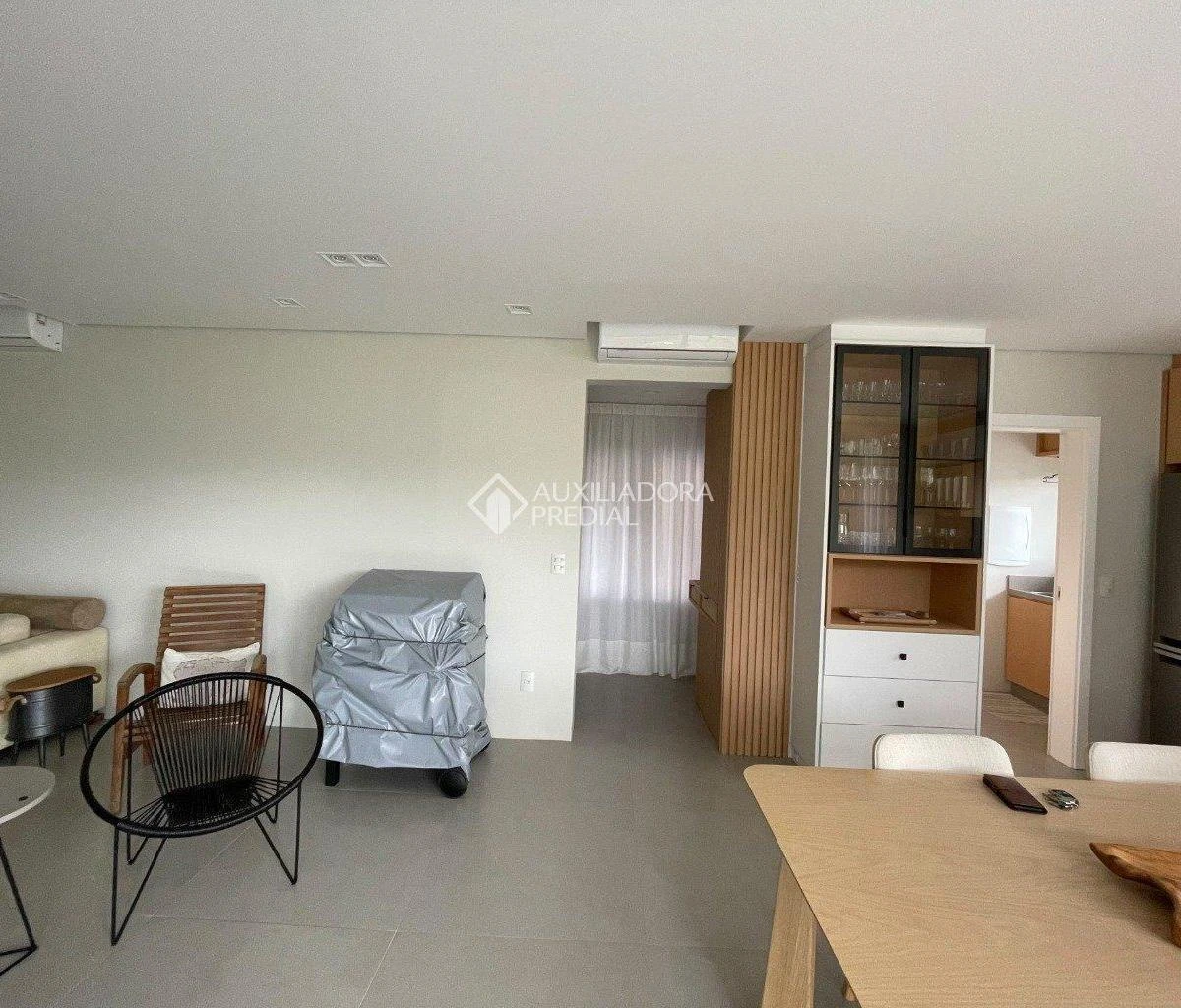 Floor-to-ceiling windows in a one-bedroom house, 158 m² — photo 15