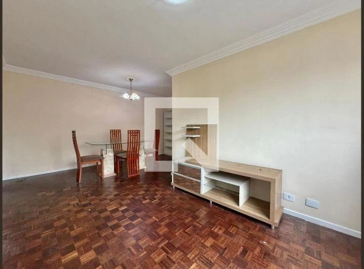 2-bedroom apartment with wood floors in the living room — photo 6