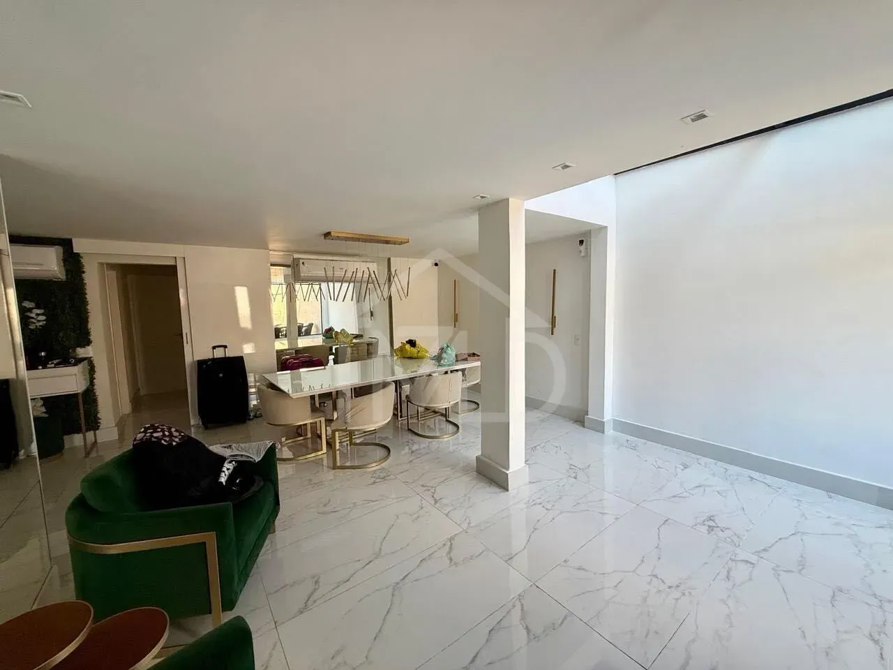 House with 3 suites, pool, 300 m² and 2 parking spots — photo 29