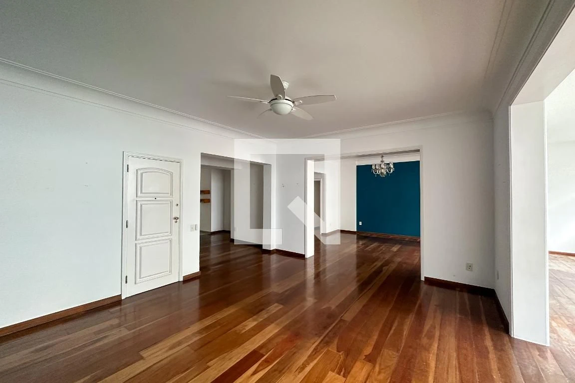 Apartamento com 4 quartos e sala de estar, 3 banheiros — photo 3