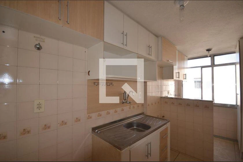 2-bedroom apartment with a glass shower box and pets allowed — photo 2