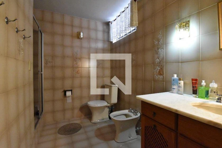 6-bedroom house with a washing machine in Curitiba — photo 30