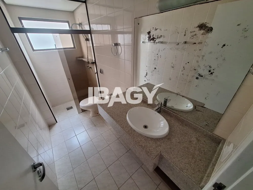170 m² unfurnished apartment with 3 bedrooms and suite — photo 29