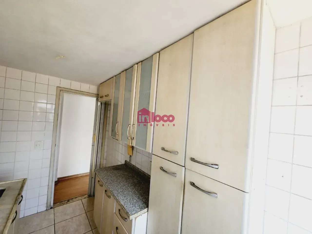 2-bedroom apartment with a separate, closed kitchen — photo 2