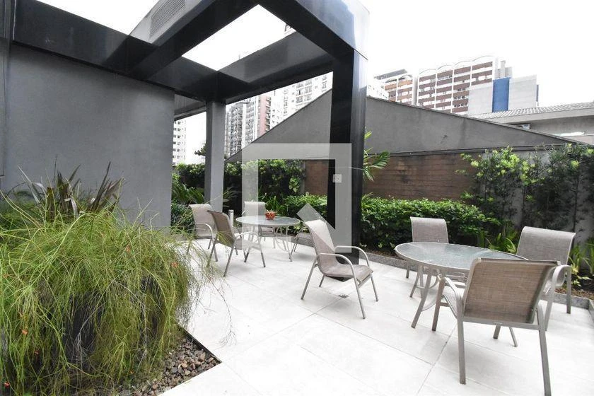 Furnished studio, 35 m², with a home office — photo 10