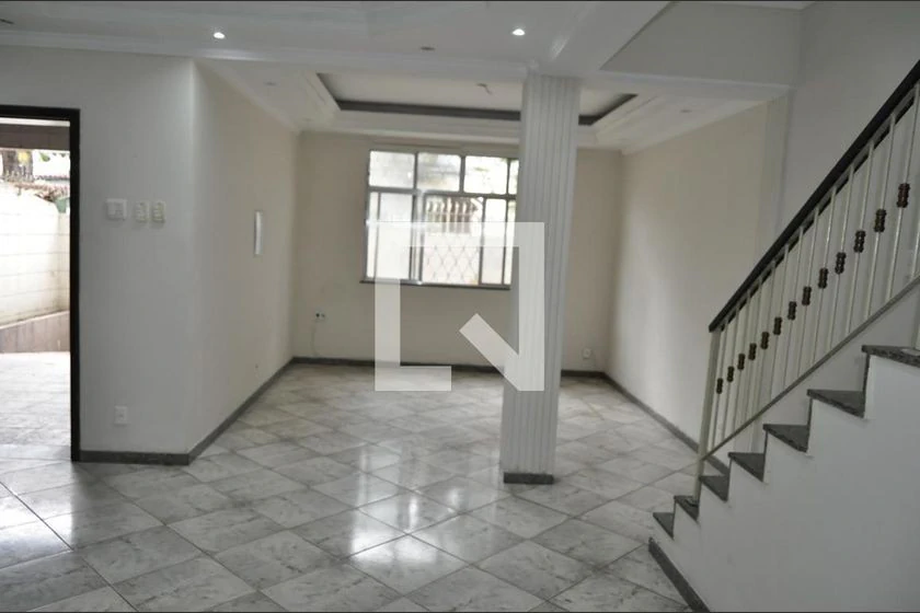5-bedroom house with 450 m² and a private-use pool — photo 14