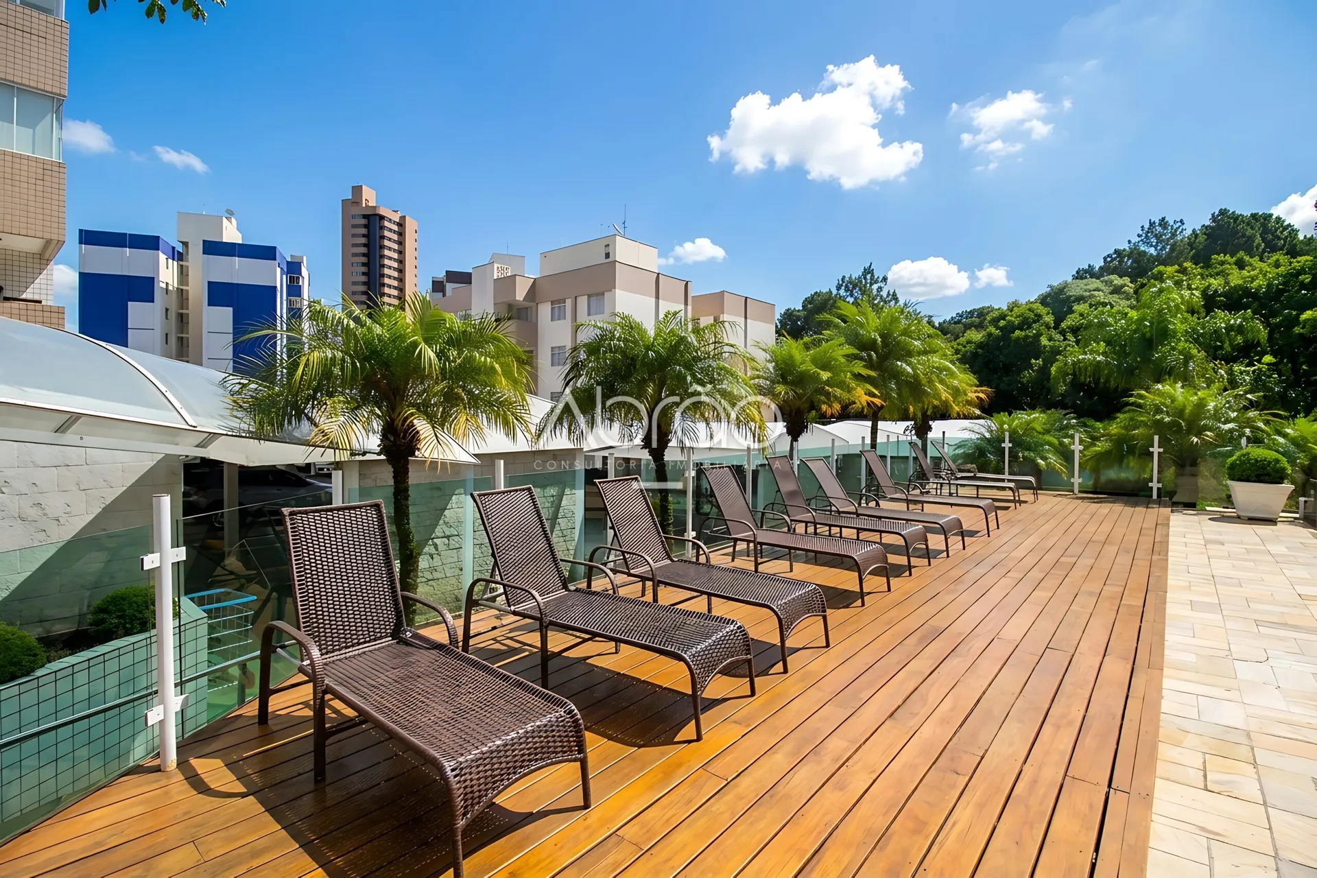 Apartamento con 3 dormitorios y balcón con parrilla — photo 28