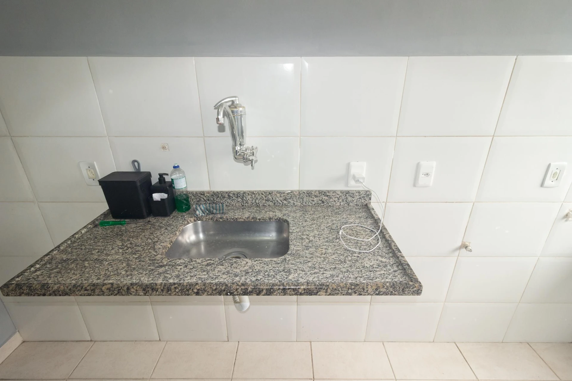 2-bedroom apartment in a building with a pool — photo 35