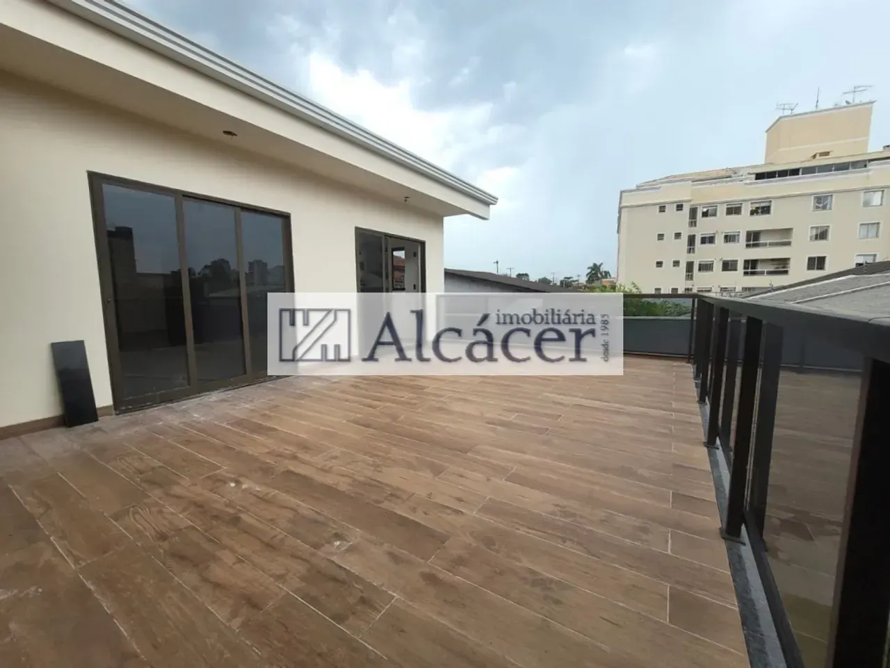 4-suite house 510 m² with laundry area and private garden — photo 20