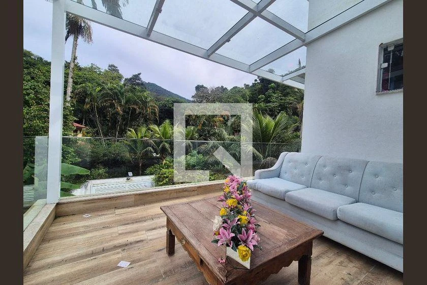 420 m² house with 4 en-suite bedrooms and private garden — photo 49