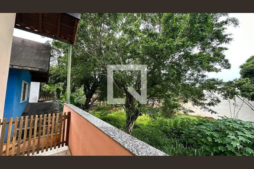Casa com 5 quartos e cozinha aberta de 300 m² — photo 33