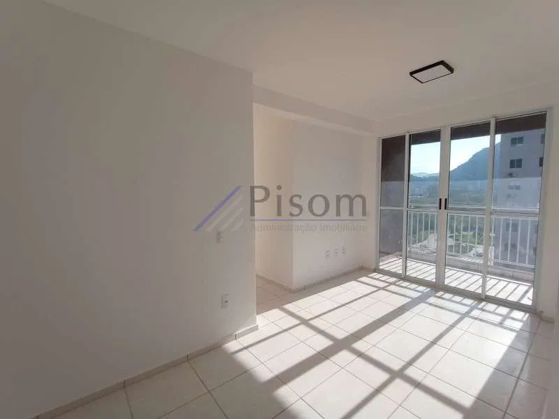 3-bedroom apartment with a glass-enclosed balcony — photo 2