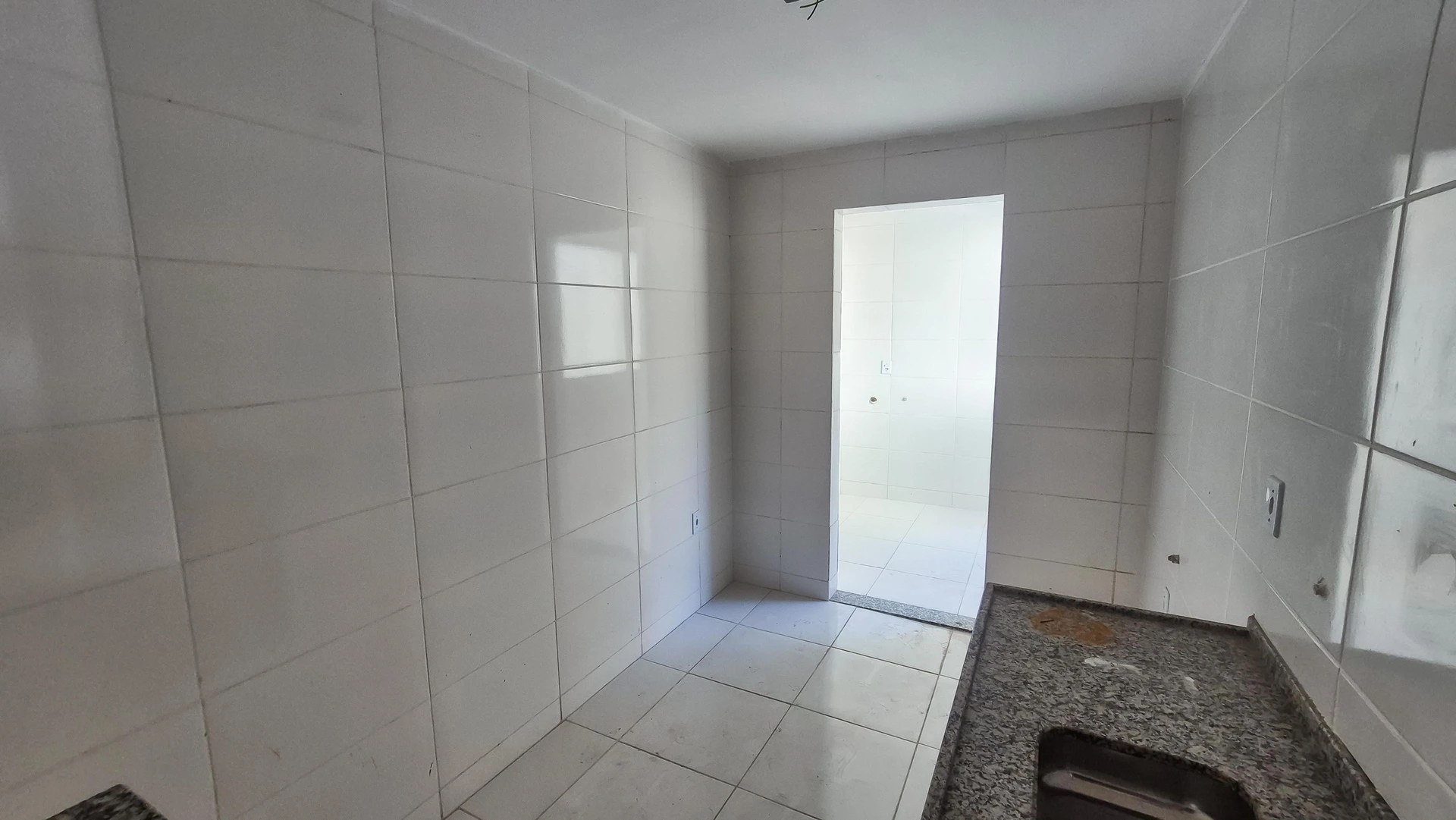 2-bedroom unfurnished apartment with closed kitchen — photo 2