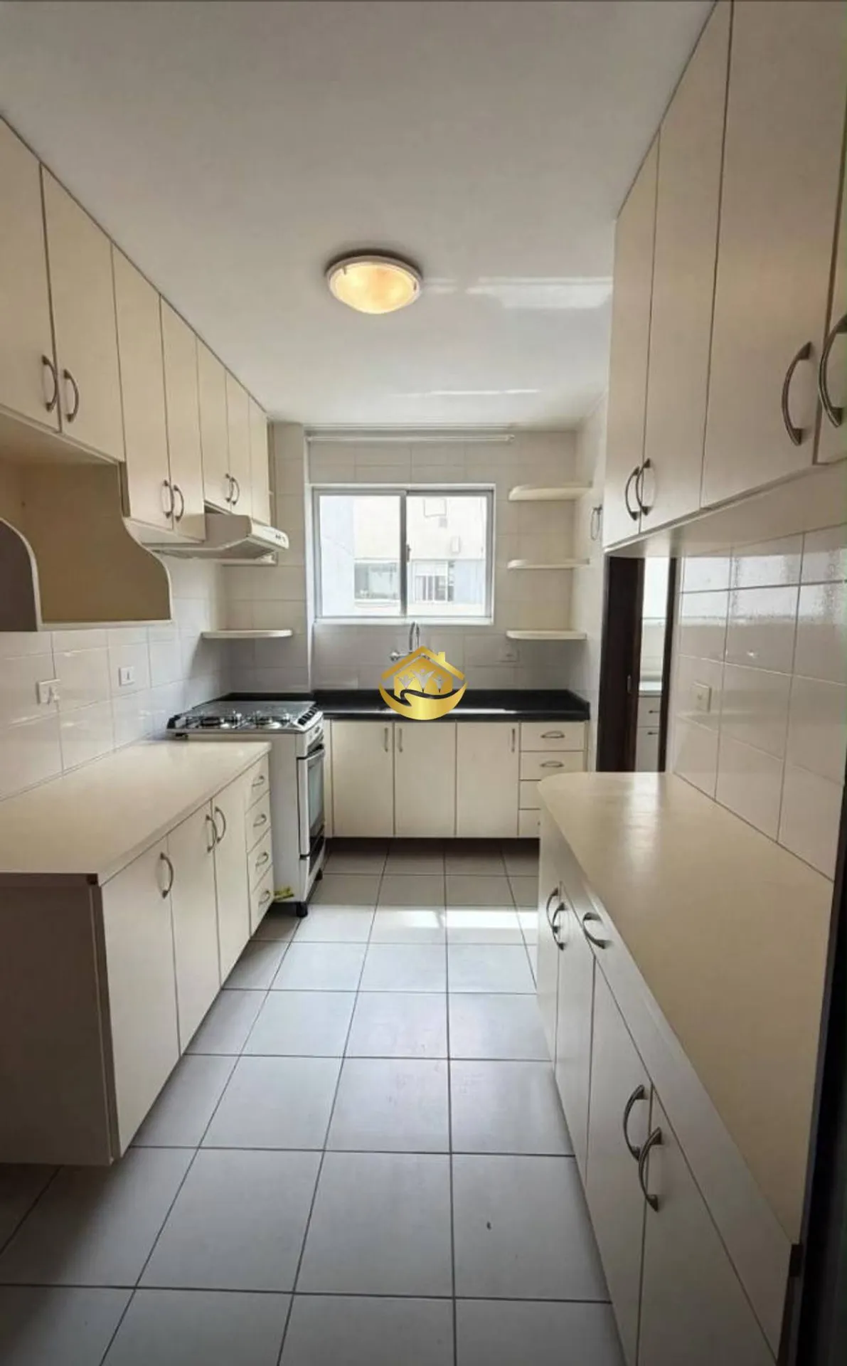86 m² apartment with a bathtub and a grill on the balcony — photo 21