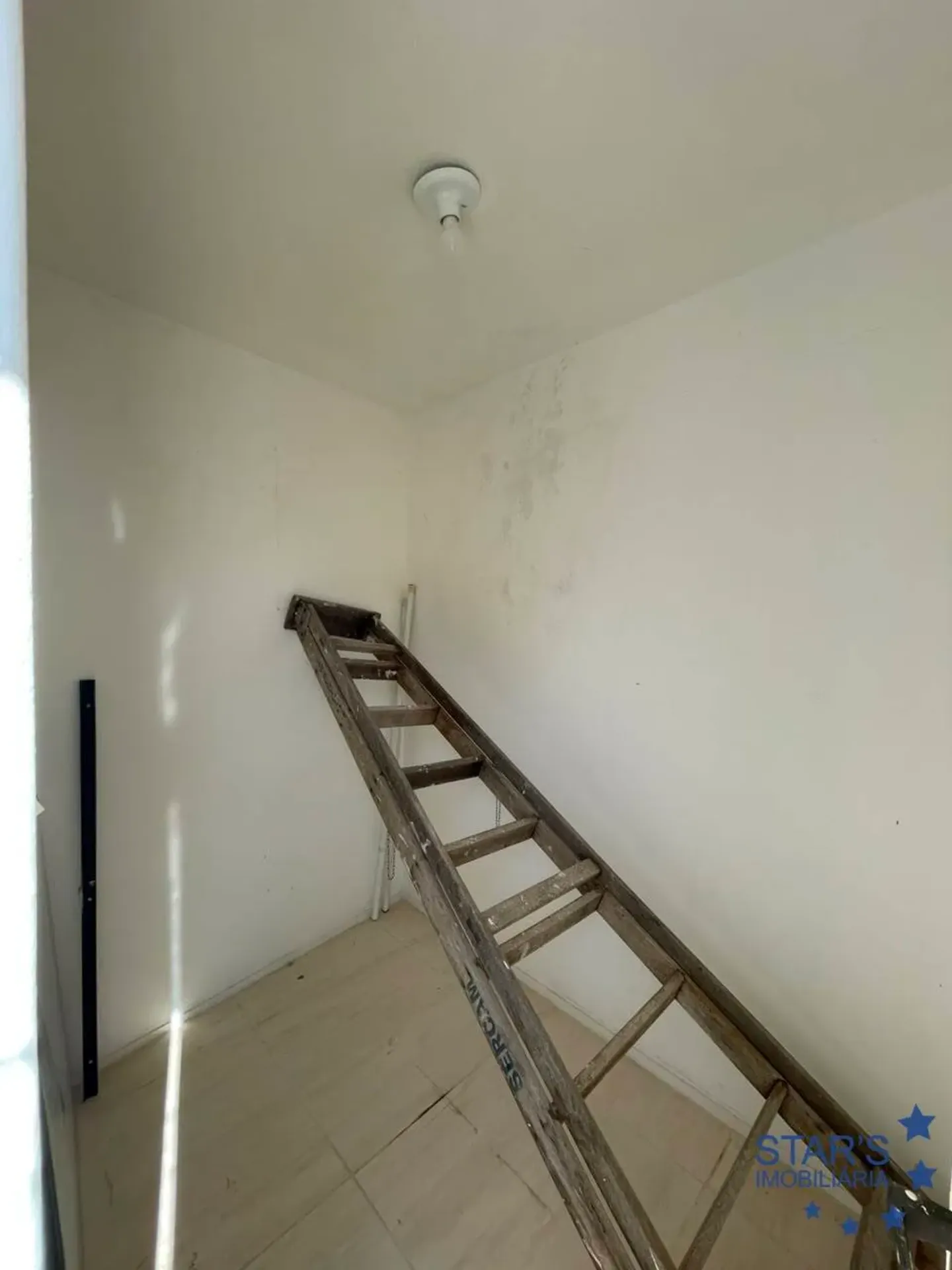 Будинок 250 м² із вікнами від підлоги до стелі — photo 39