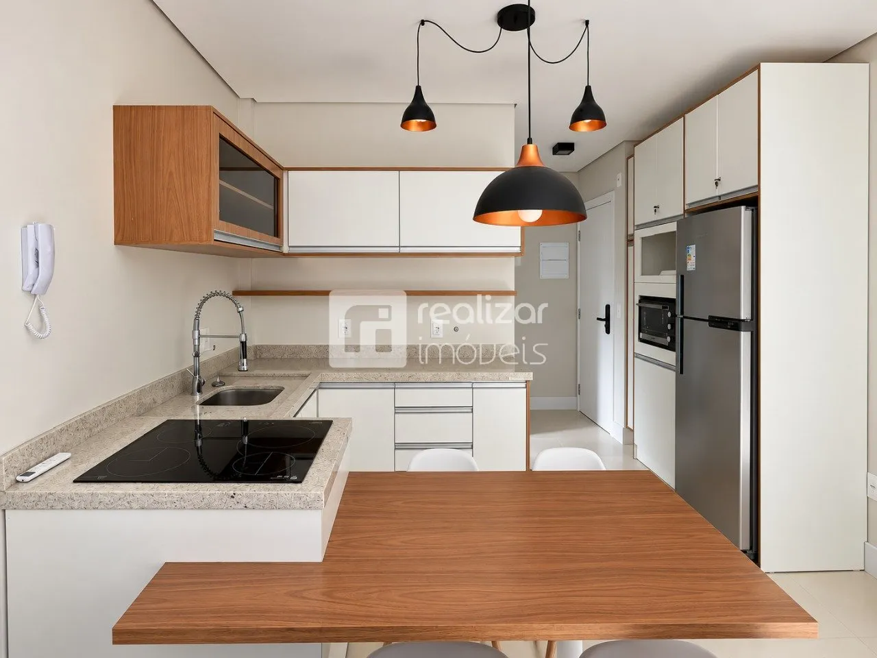 Furnished apartment, 32 m², with a glass-enclosed balcony — photo 12