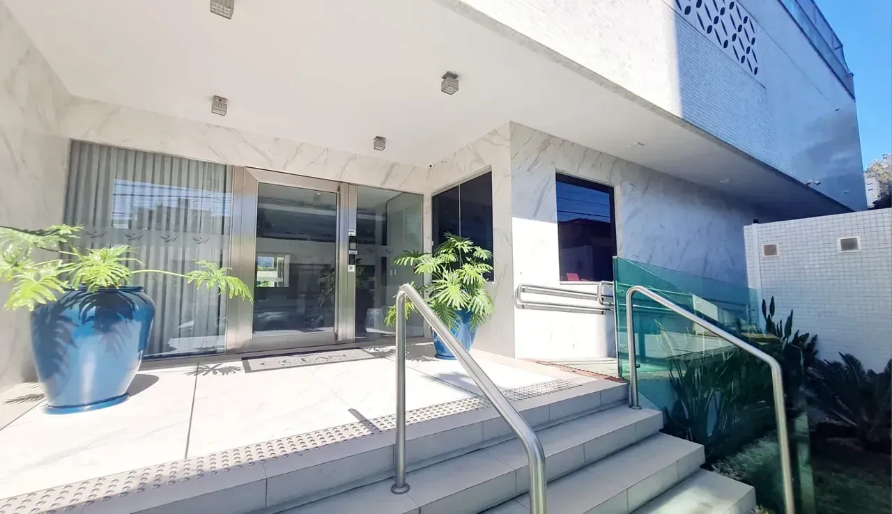 Furnished apartment with private garden and BBQ area — photo 8