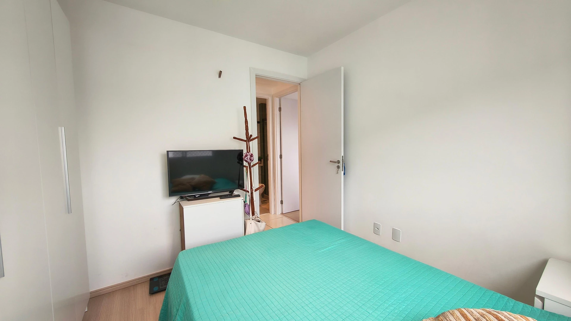 Mountain view in a 2-bedroom apartment, 53 m² — photo 16