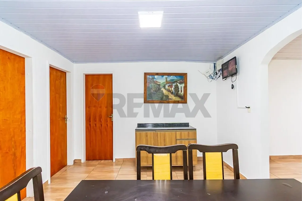 House with 5 bedrooms and 5 bathrooms, separate kitchen — photo 18