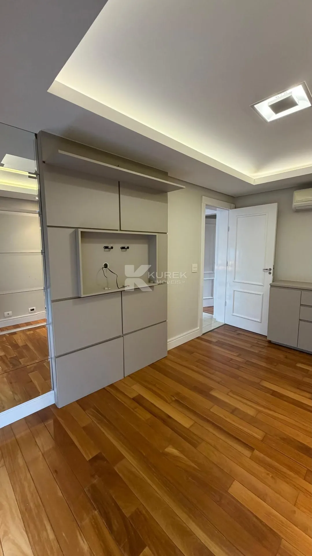 Garden in a 4-bedroom house, 380 m² — photo 5