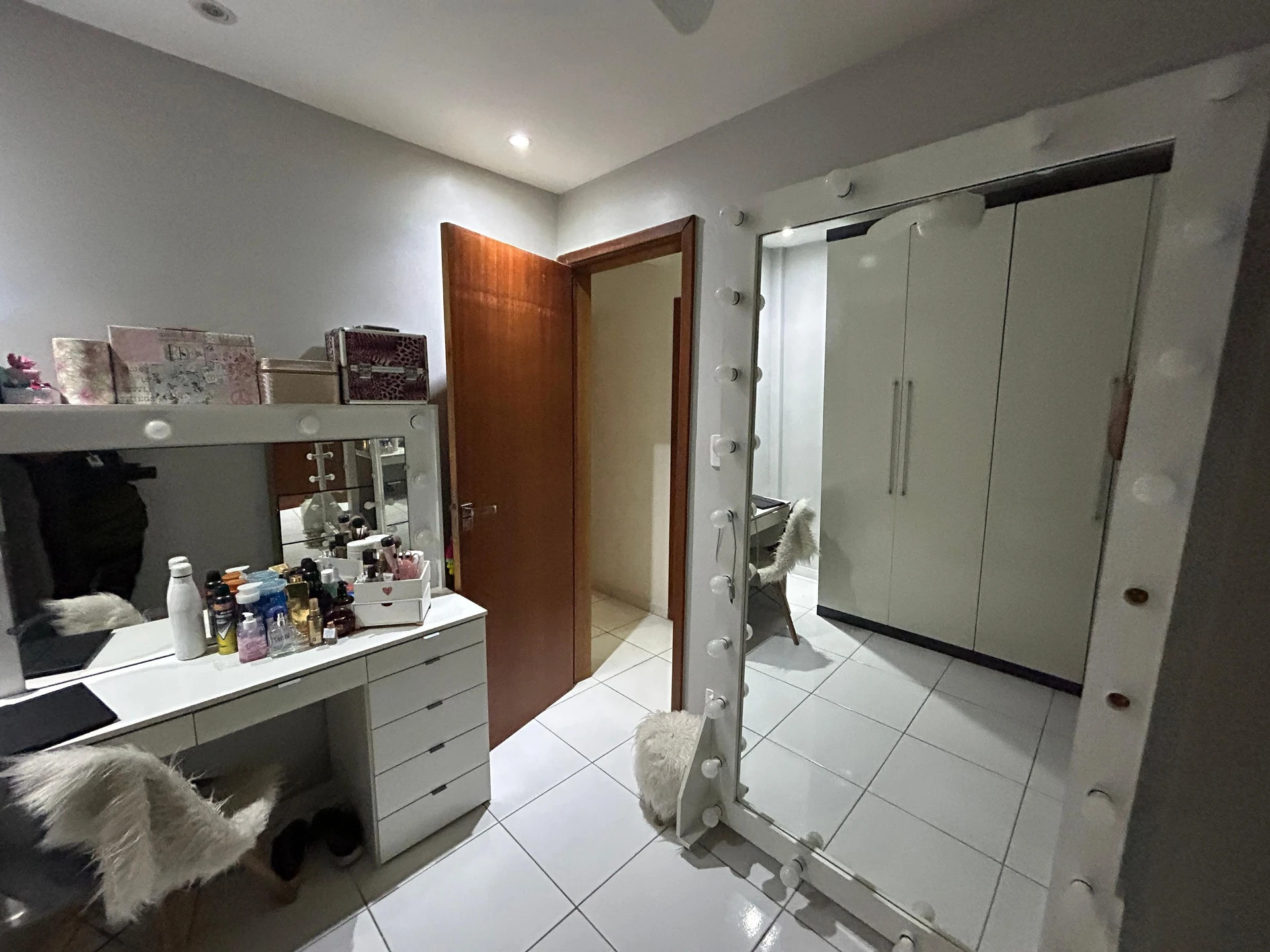 Furnished house with 3 bedrooms and a gas stove kitchen — photo 40