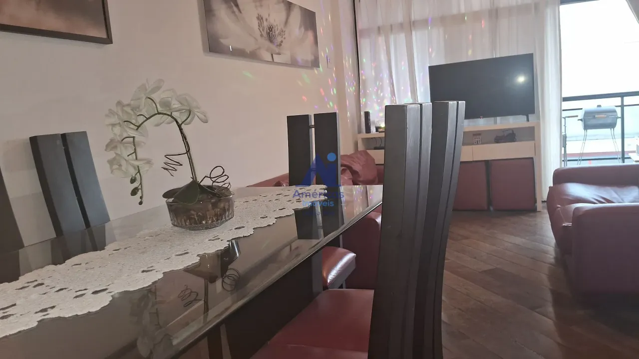 Apartamento com 3 quartos e cozinha em ambiente fechado — photo 16