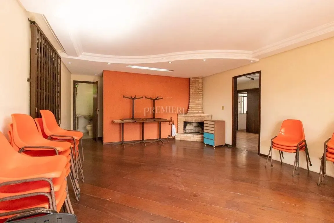 Furnished house with desk area and 6 bedrooms — photo 28