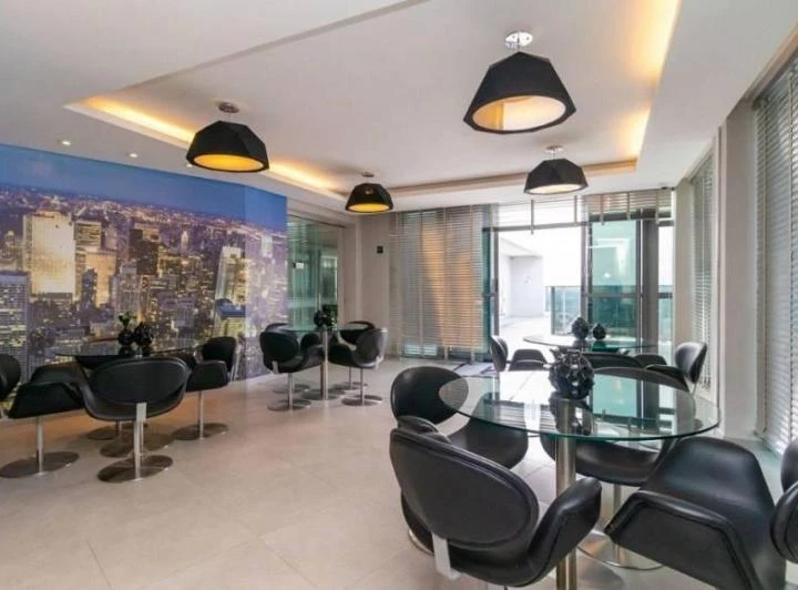 Furnished 1-bedroom apartment with 60 m² and parking — photo 8