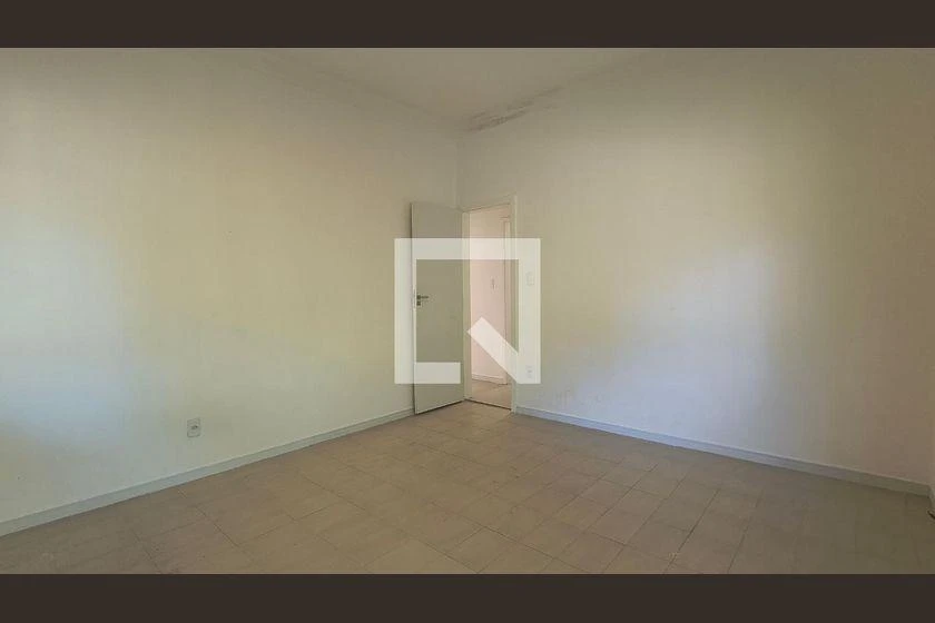 Casa com 3 quartos e 1230 m², pisos em cerâmica — photo 23