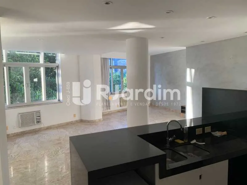 One-bedroom, 55 m² apartment in Rio de Janeiro — photo 13