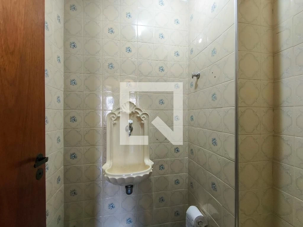 Furnished 4-bedroom apartment with balcony — photo 97