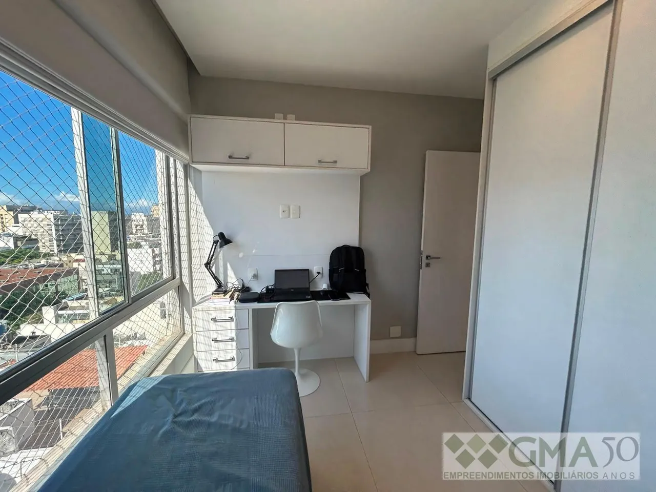 Apartment with 3 bedrooms and a closed kitchen — photo 9
