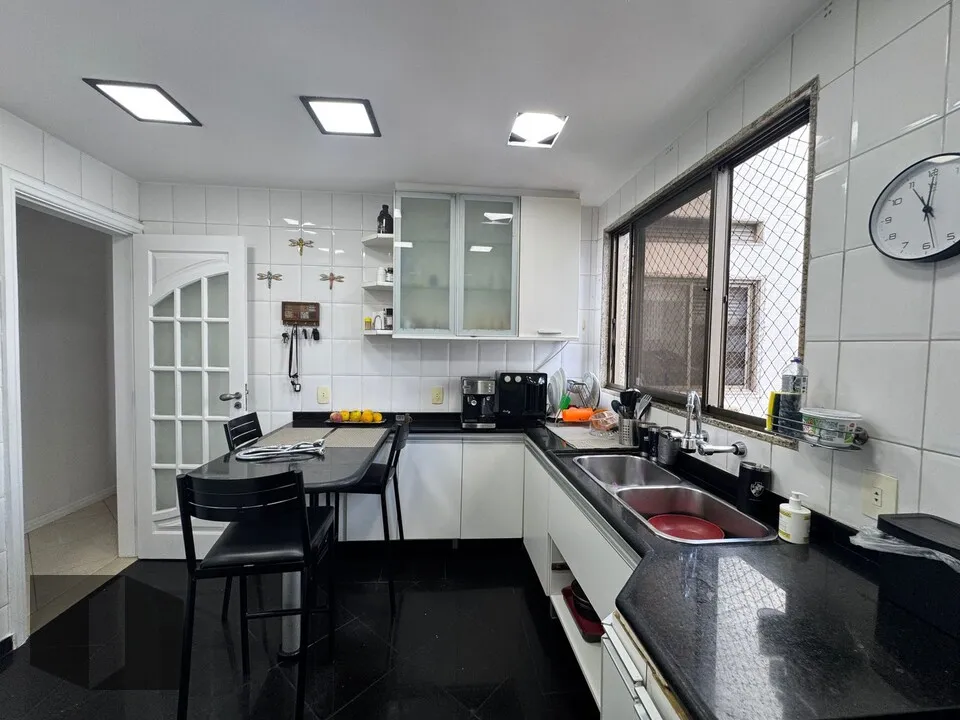 Apartment with a closed kitchen and gas stove — photo 6