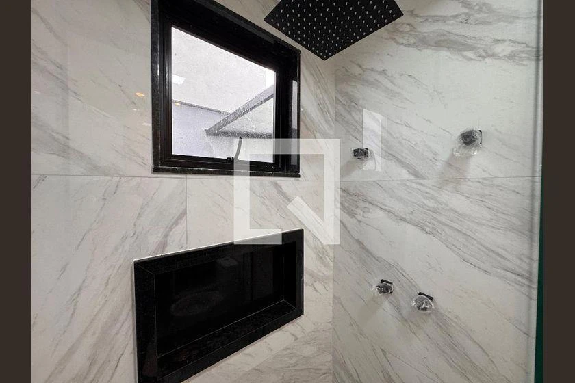 Rental house with 4 bedrooms and 222 m², balcony — photo 43