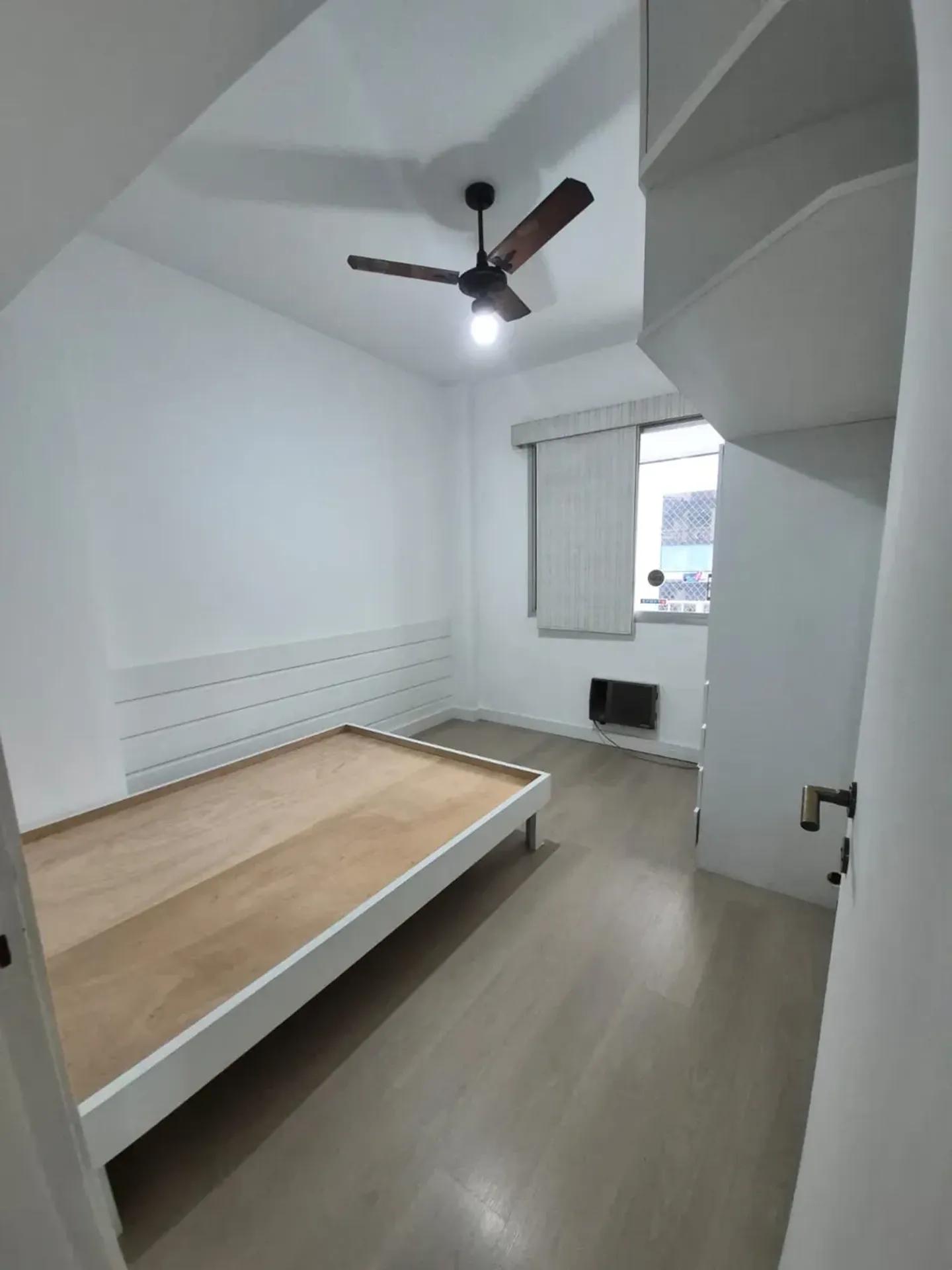 Home office in a 3-bedroom apartment, 140 m² — photo 19