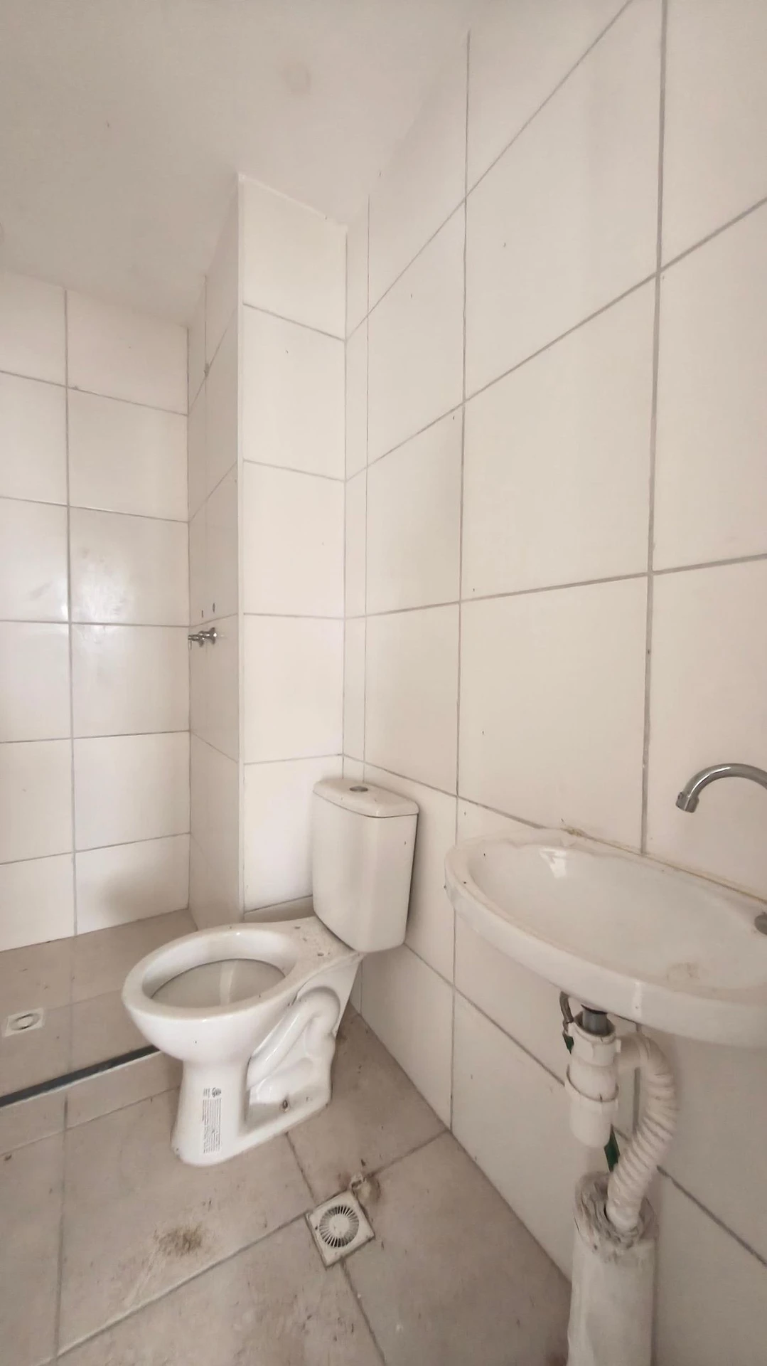 2-bedroom apartment in a building with a gym — photo 18
