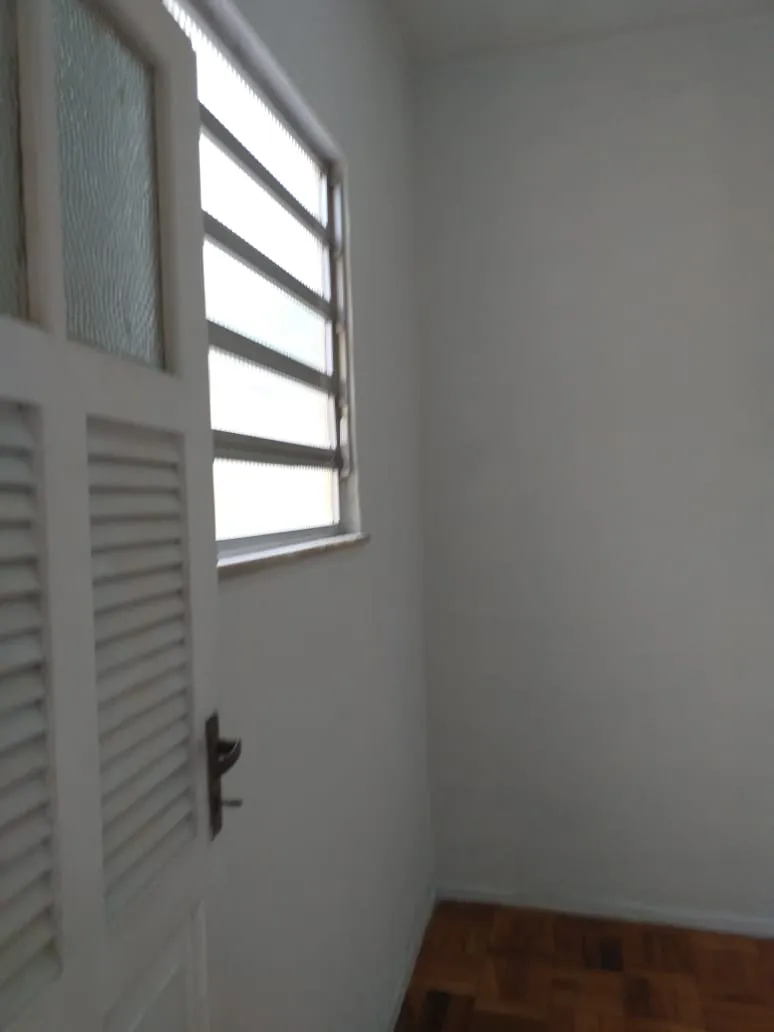 One-bedroom apartment with a mountain view — photo 15