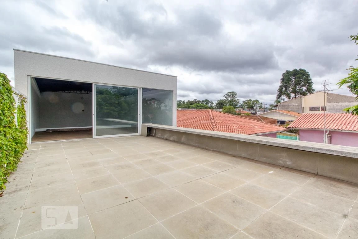 House with 3 bedrooms and 4 bathrooms with a closed kitchen — photo 59