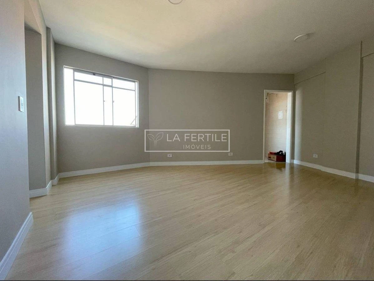 Furnished apartment, 55 m², with wood or laminate floors — photo 5