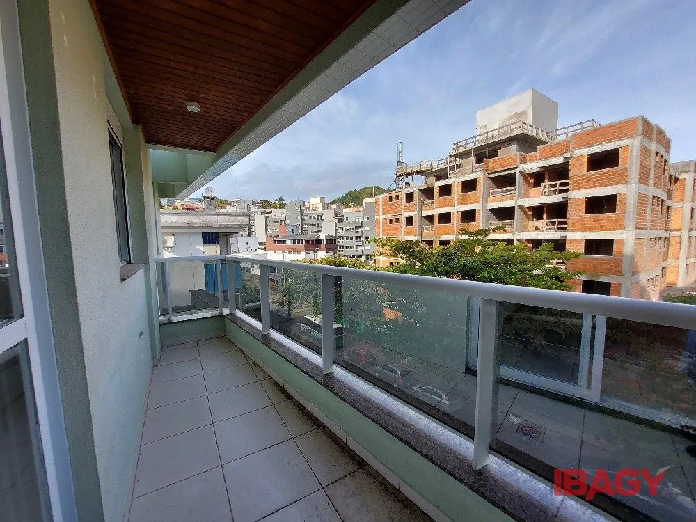 Home office in a 3-bedroom apartment, 77 m² — photo 7
