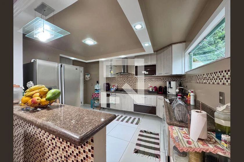 Furnished house with a closed kitchen and 4 en-suites — photo 6