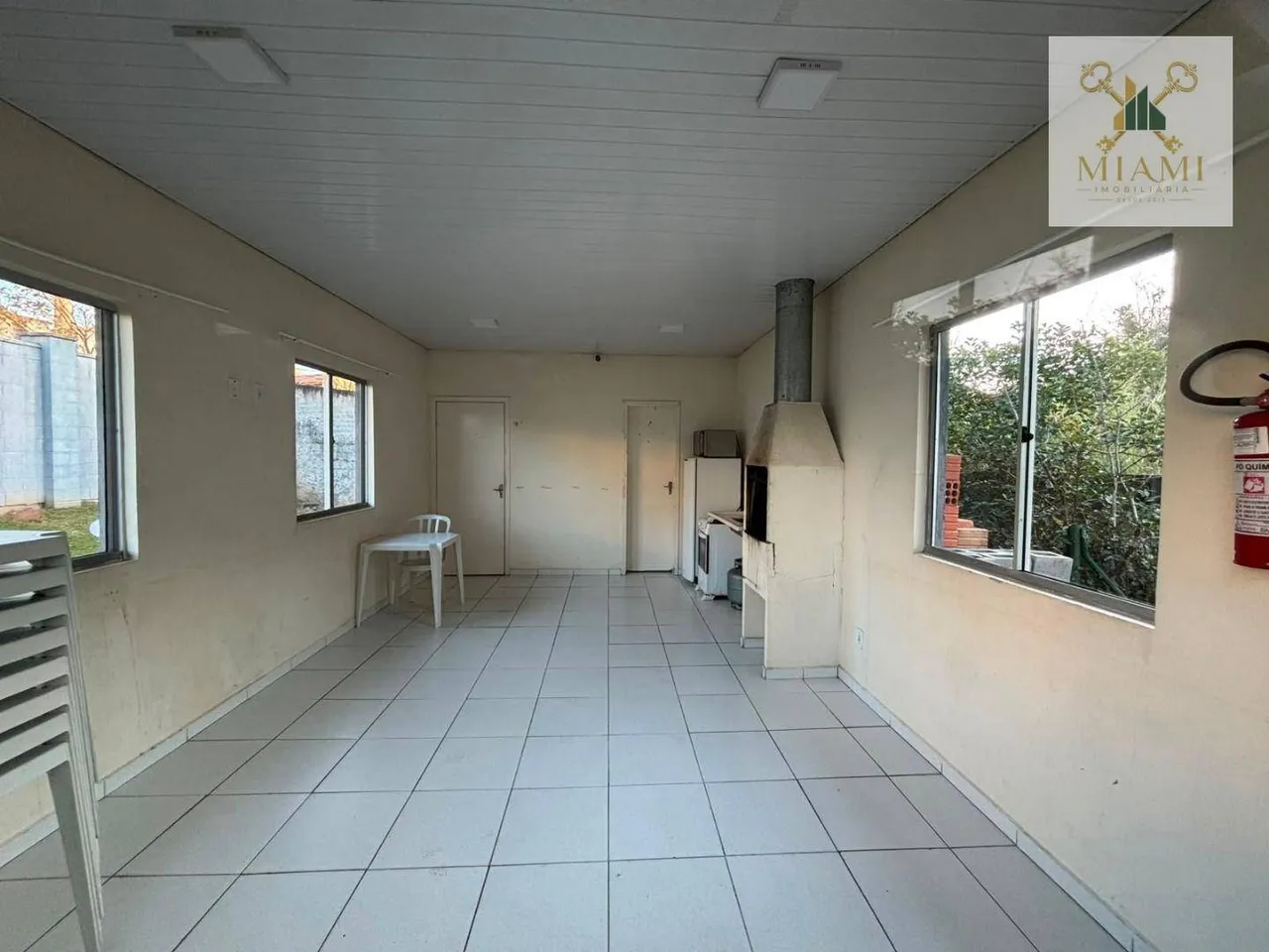 2-bedroom rental apartment with open-plan kitchen and parking — photo 18