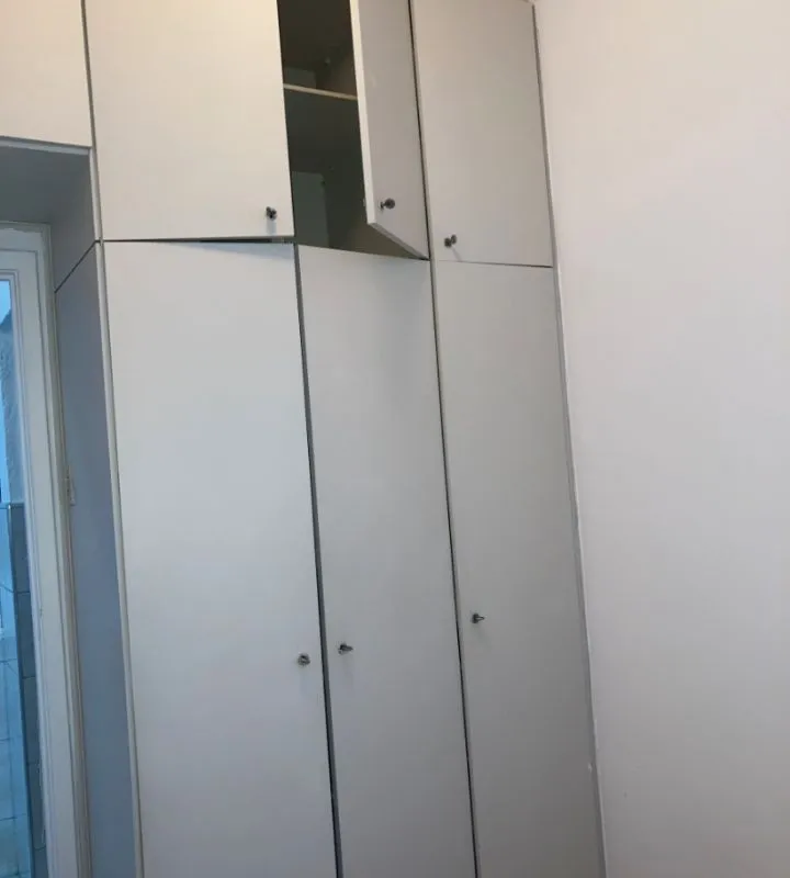 Bathtub in a 2-bedroom apartment, 80 m² — photo 16