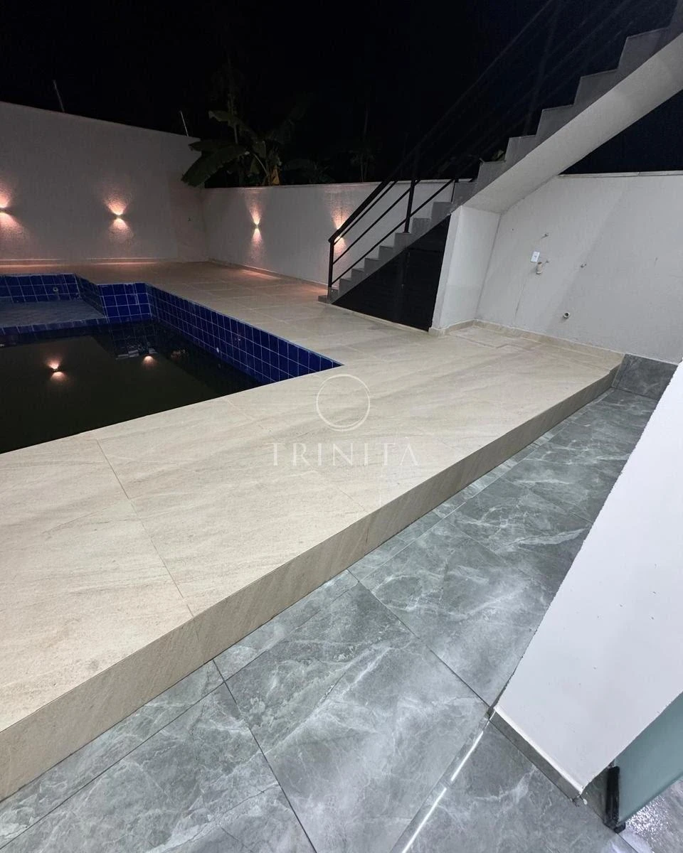 6-bedroom house, 3 with their own bathrooms, 350 m² — photo 21