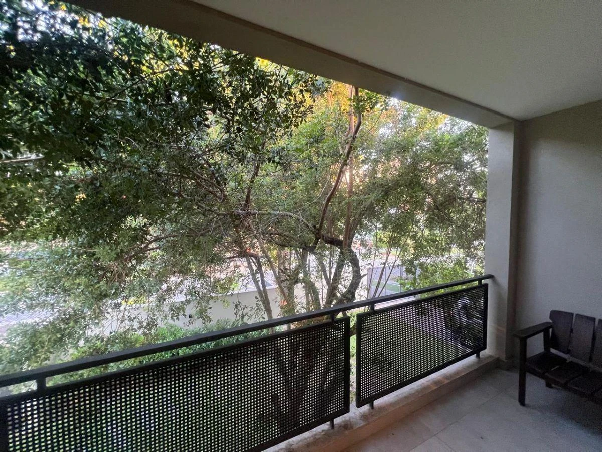 House with 4 en-suite bedrooms and 430 m² with 3 spots — photo 15