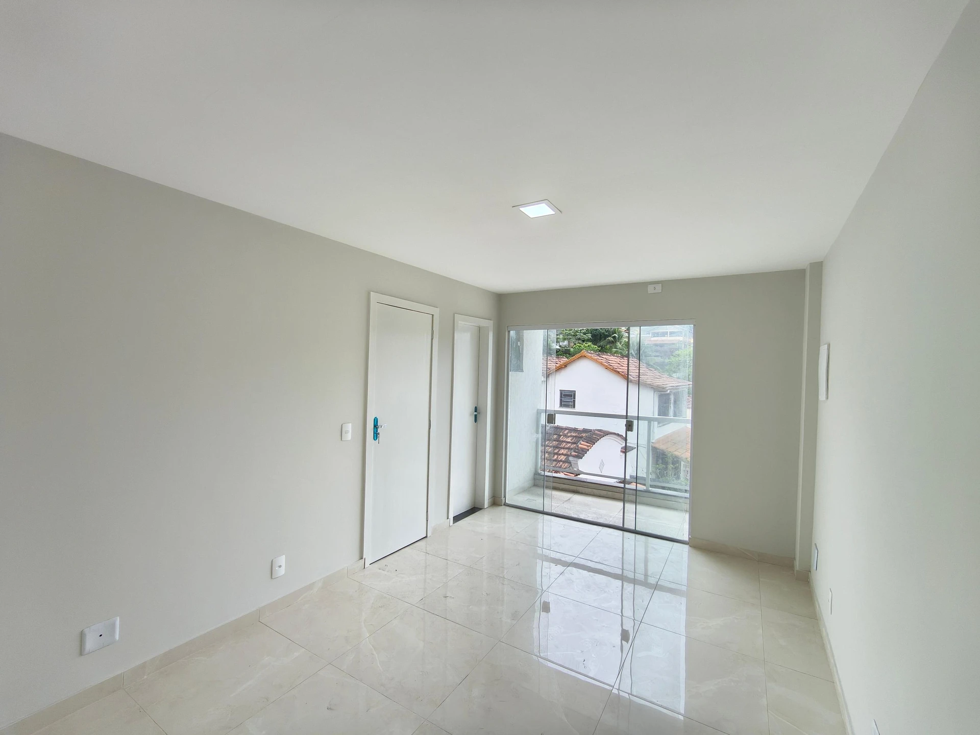House, 110 m², with floor-to-ceiling windows — photo 35