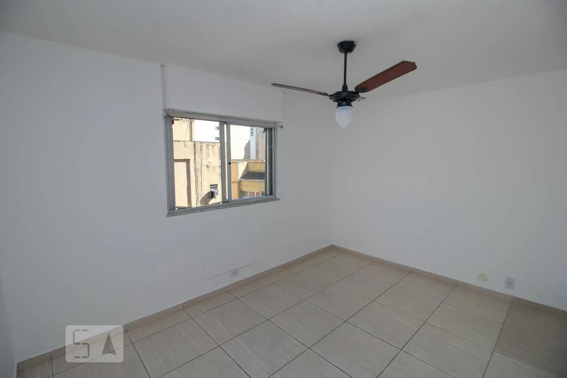 One-bedroom apartment with a mountain view in Rio de Janeiro — photo 20
